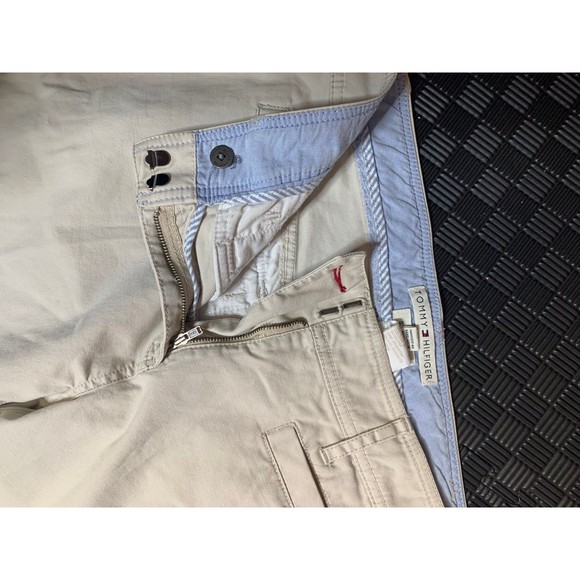 Tommy Hilfiger Khaki 8 - Picture 4 of 8